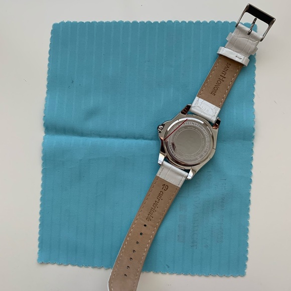 NWOT SAINT HONORĒ Watch - Picture 8 of 10